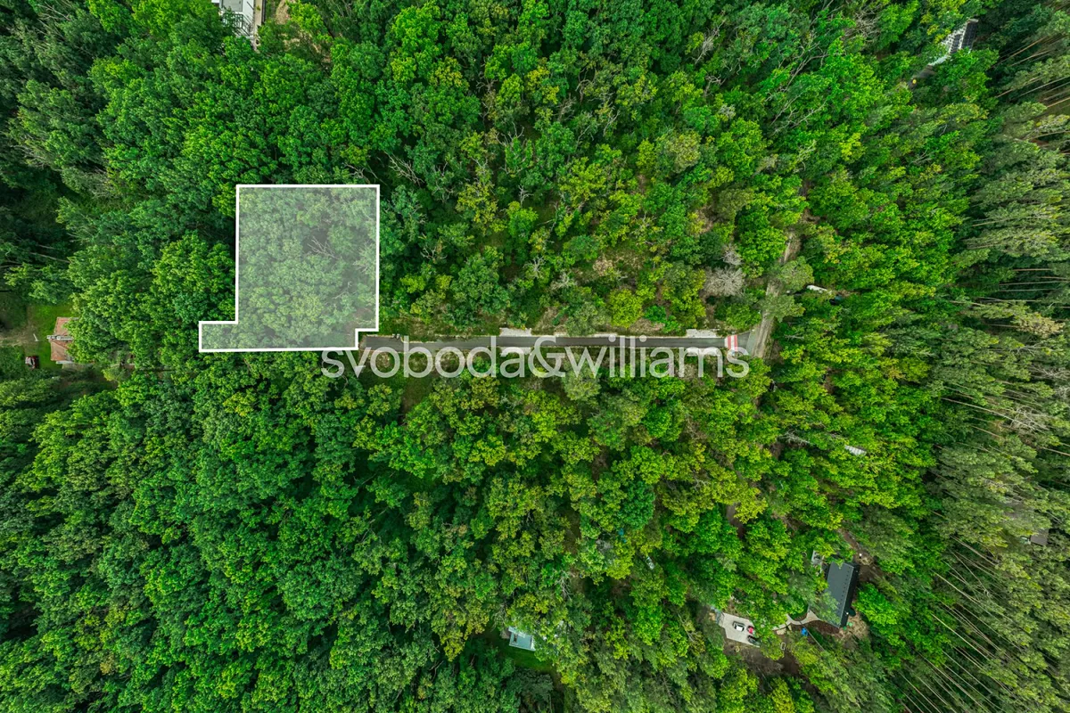 Prodej stavebního pozemku 2806 m²